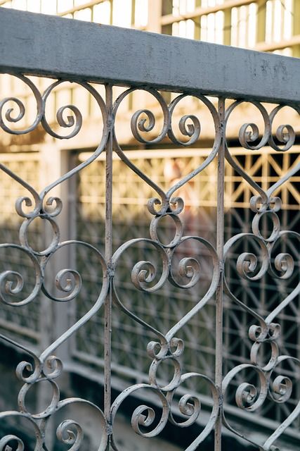Деревянный забор: обработка и варианты сборки