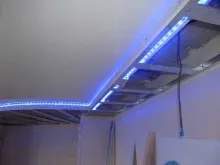 Монтаж потолка из гипсокартона с подсветкой
